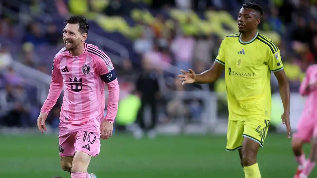 ميسي يسجل الهدف رقم 900 في تاريخه (فيديو)