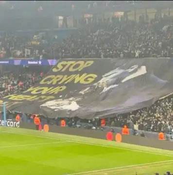 لافتة جمهور مانشستر سيتي 