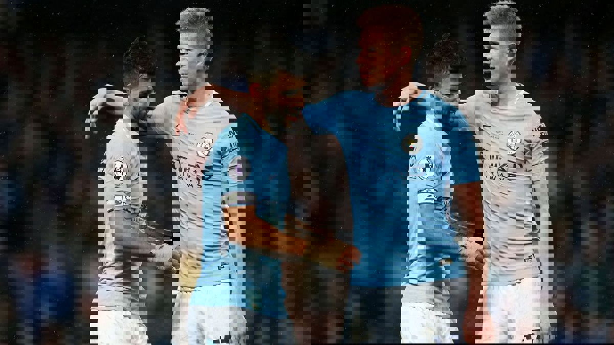 غوارديولا يتلقّى دَفعة بعد عودة أغويرو ودي بروين لصفوف مانشستر سيتي