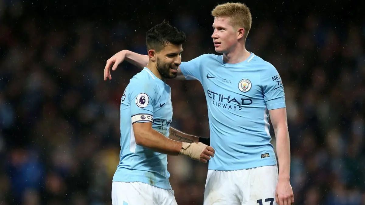 غوارديولا يتلقّى دَفعة بعد عودة أغويرو ودي بروين لصفوف مانشستر سيتي