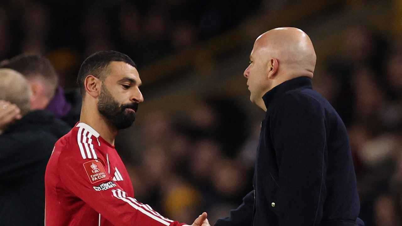 الرد في الملعب.. محمد صلاح "ينتقم" من واين روني 