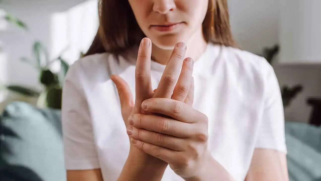 ليست وحدها العينان.. مفاصلك قد تفضح خطراً "قلبياً" وراثياً