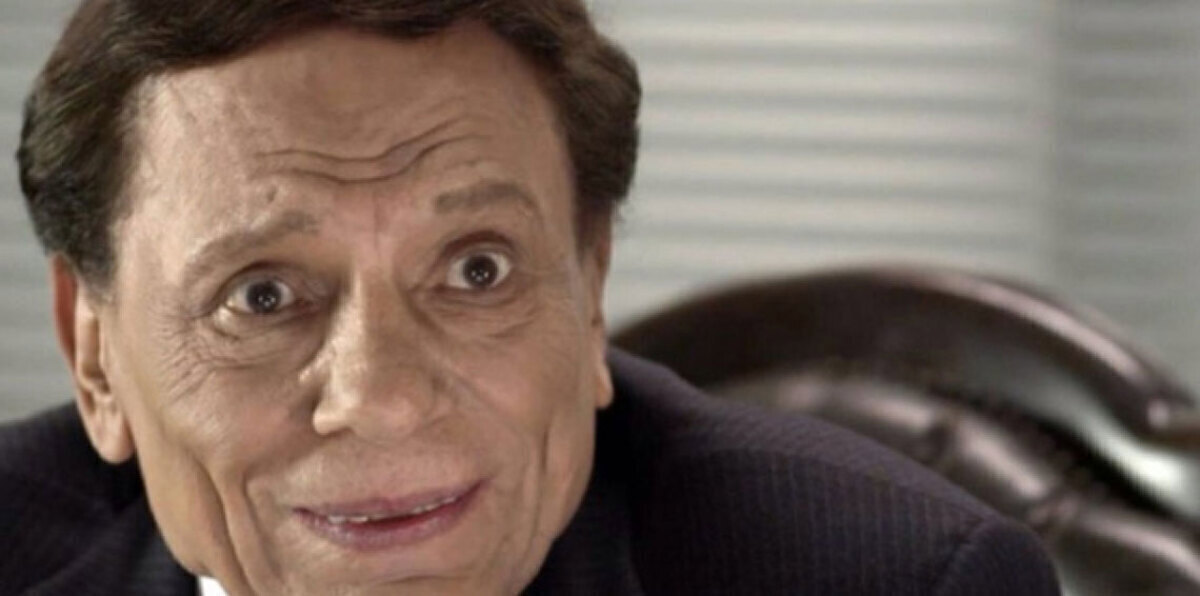 الزعيم عادل إمام يحيي جمهوره السعودي قبل إطلالته الدرامية الأولى عليهم (صورة)