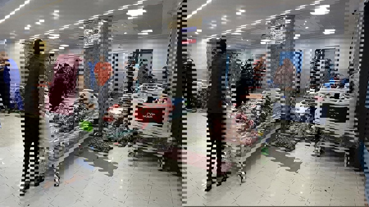 26 مريض سرطان يشقون طريقهم من غزة إلى تركيا عبر مصر

