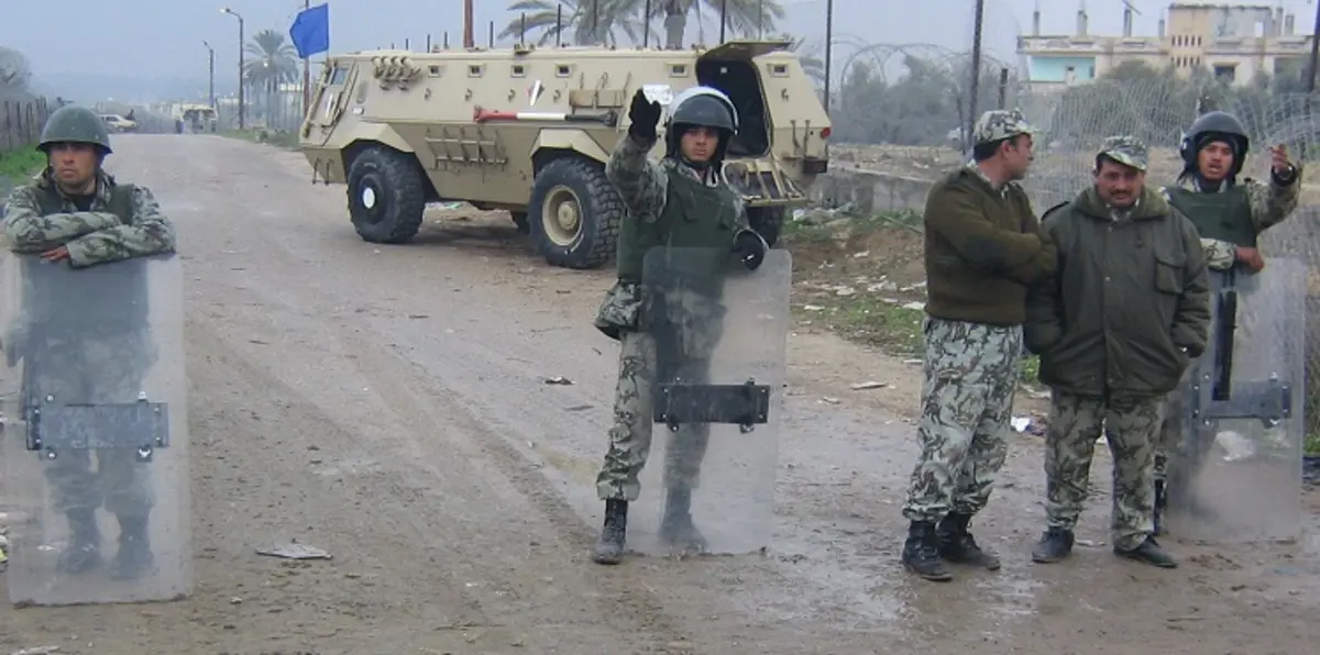 مقتل ضابطين مصريين بالرصاص في هجوم بسيناء