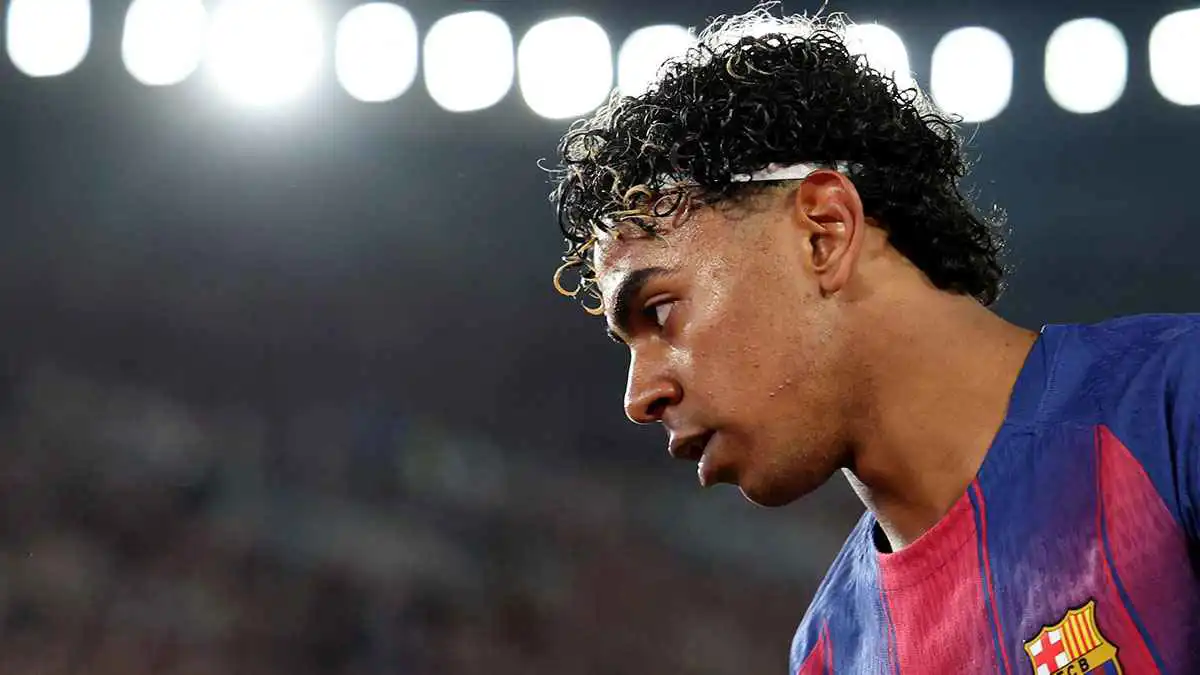 خرج من التدريبات.. لامين يامال يثير القلق قبل مواجهة إسبانيول