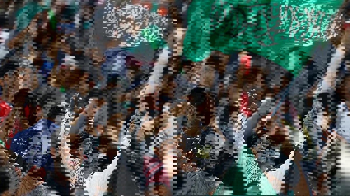 رابطة الدوري السعودي تؤجر حافلات للجماهير للسفر إلى البحرين لدعم "الأخضر" أمام اليمن