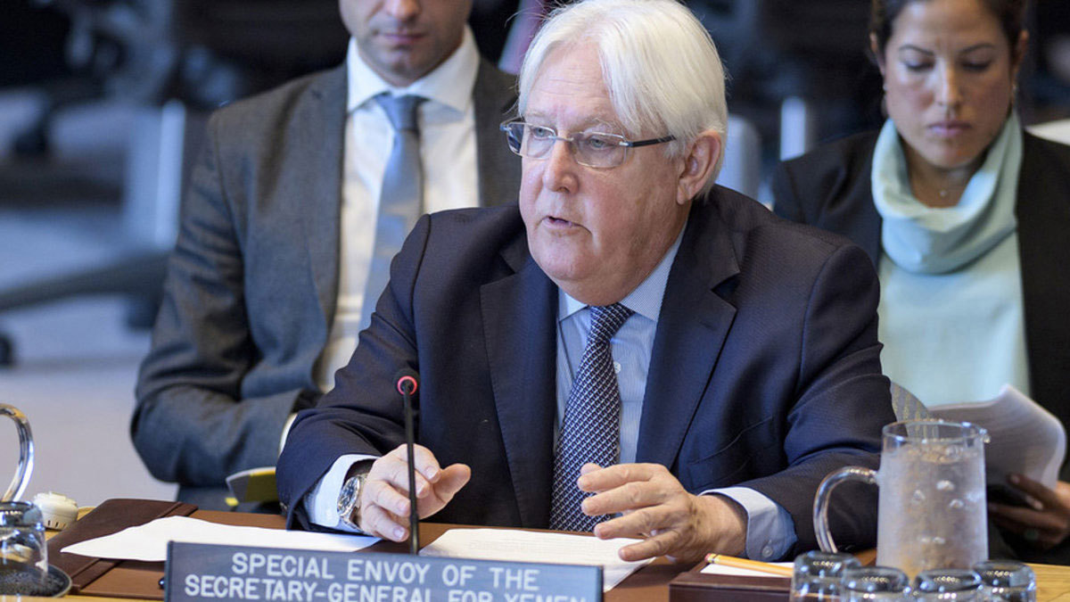 بعد هجوم المطار.. المبعوث الأممي لليمن يزور عدن والرياض