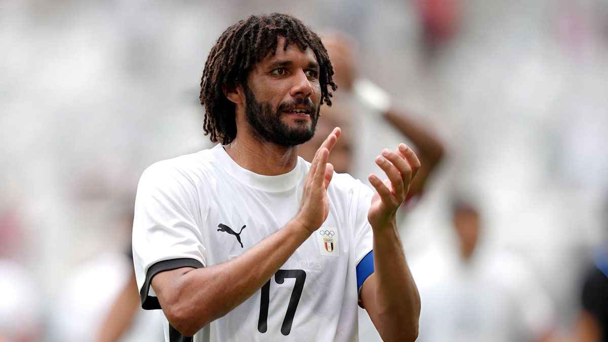 "النني" يدعم نجم المنتخب الإماراتي بعد خطأ لقاء الكويت (صورة)
