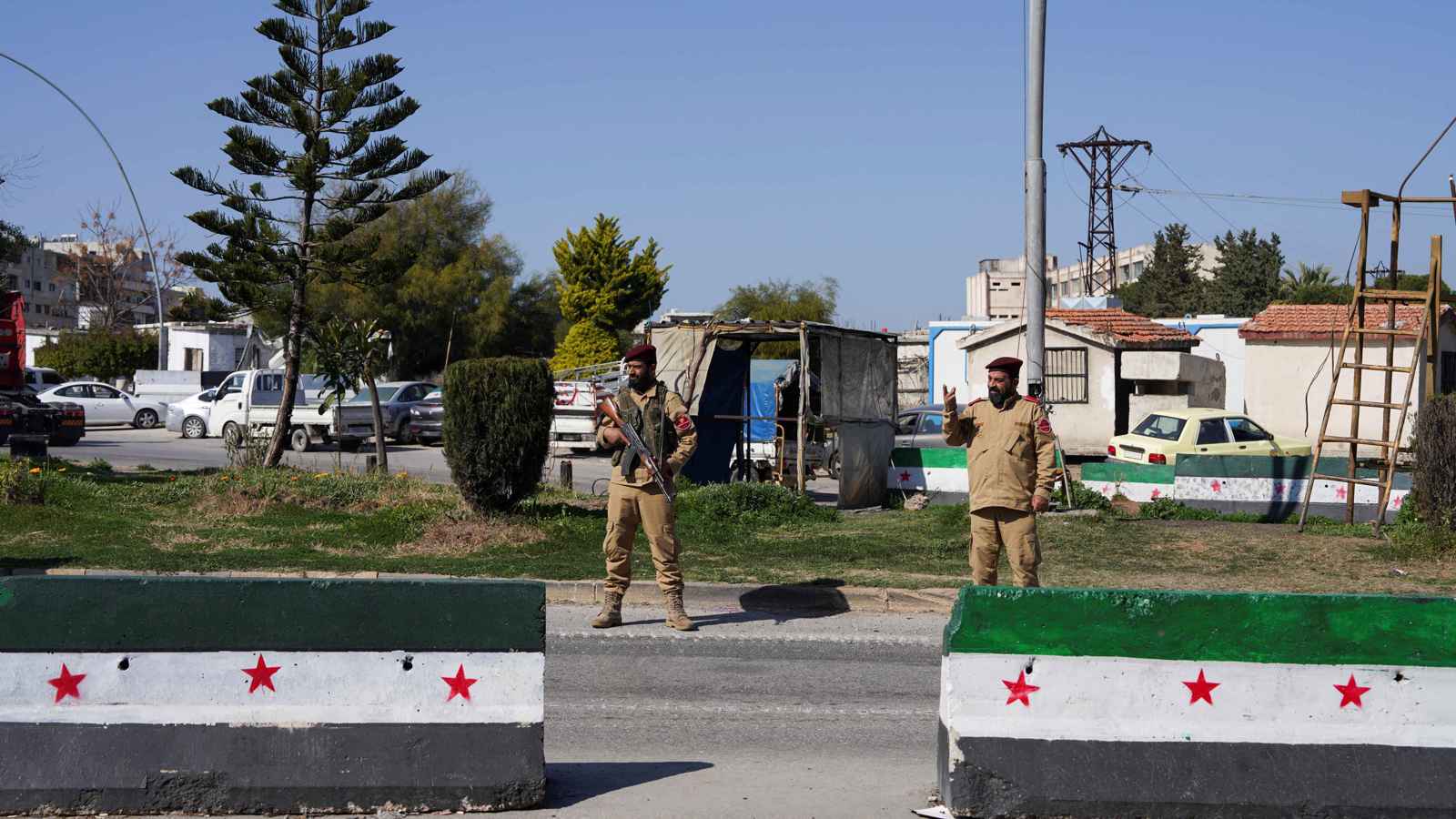 إحباط هجوم استهدف ثكنة عسكرية باللاذقية واعتقال 4 من "الفلول"