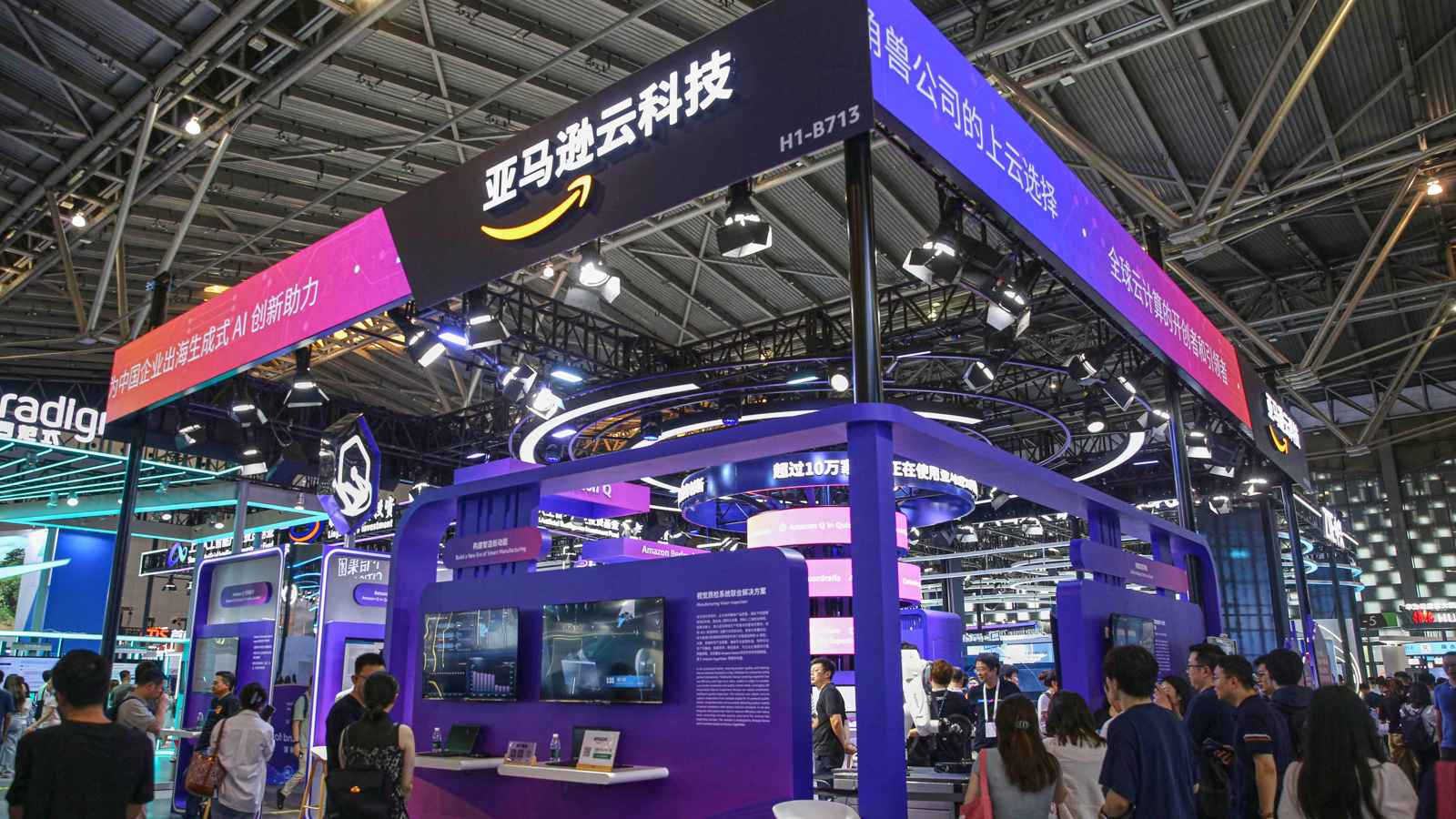 بعد رسوم ترامب.. ما خيارات الشركات الصينية على أمازون؟