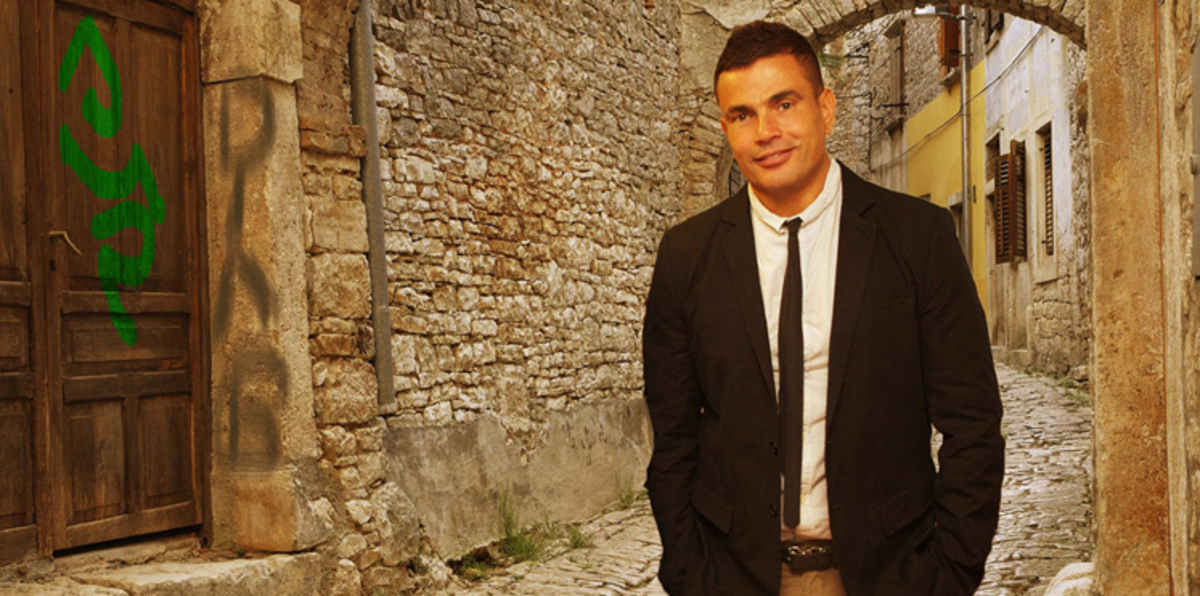 حساب مقرب من دينا الشربيني يلمّح لحقيقة زواجها من عمرو دياب