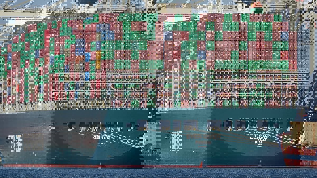 محامي "إيفرغيفن": هناك مؤشرات إيجابية بإمكانية التوصل إلى اتفاق مع قناة السويس