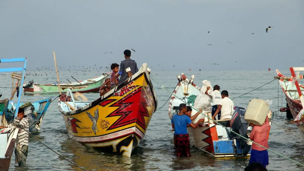 إرتيريا تفرج عن 198 صيادا يمنيا بعد 3 أشهر من احتجازهم