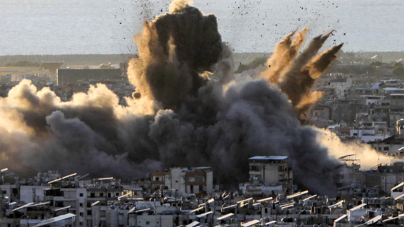 غزة ثم ضاحية بيروت.. سر نهج إسرائيل في سياسة "الأرض المحروقة"