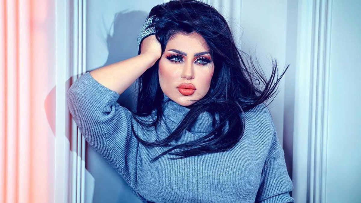 حليمة بولند تتحدى ثلوج لبنان بـ"الهوت شورت" 