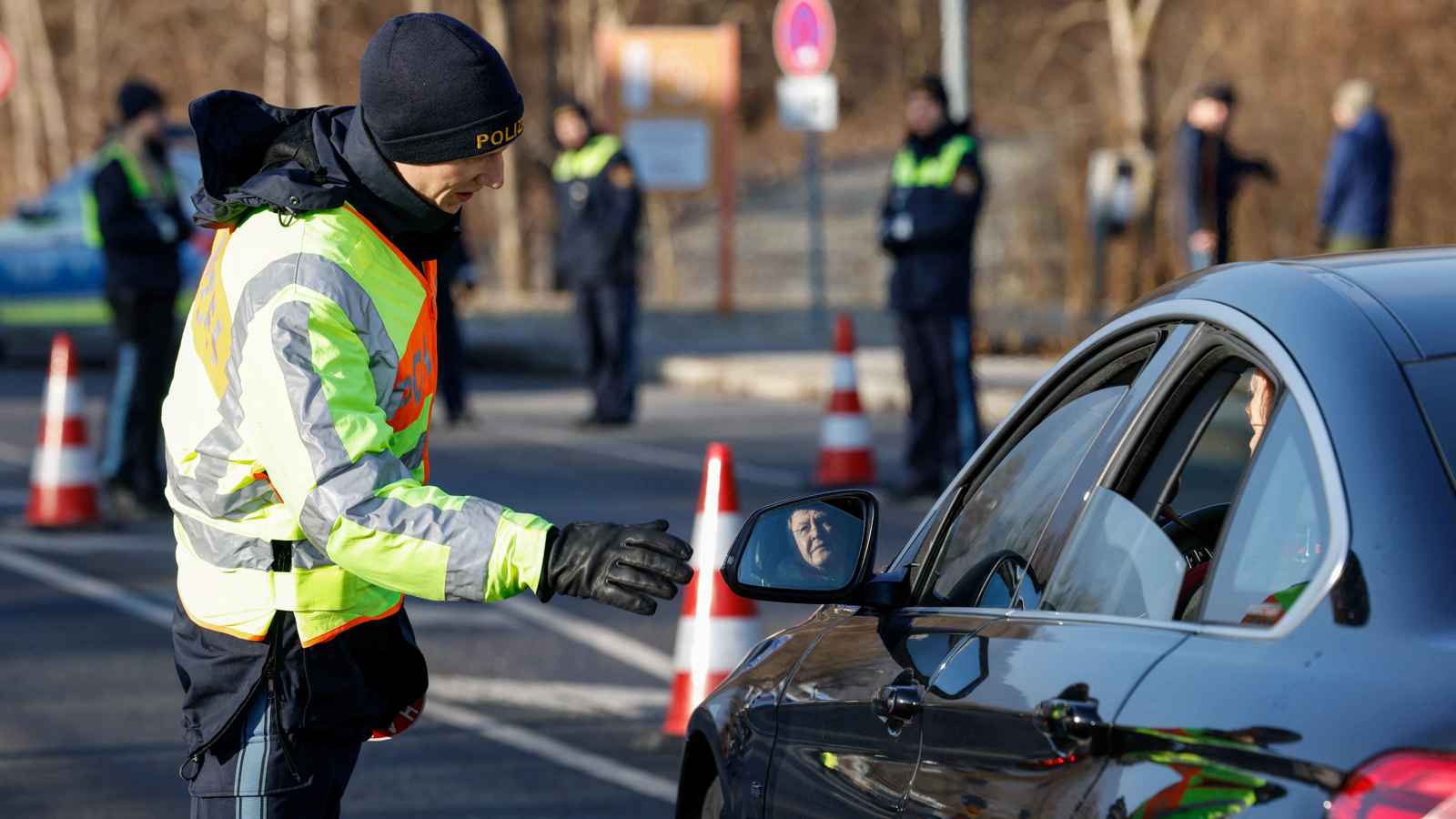 ألمانيا تكشف عدد السوريين الملزمين بمغادرة البلاد