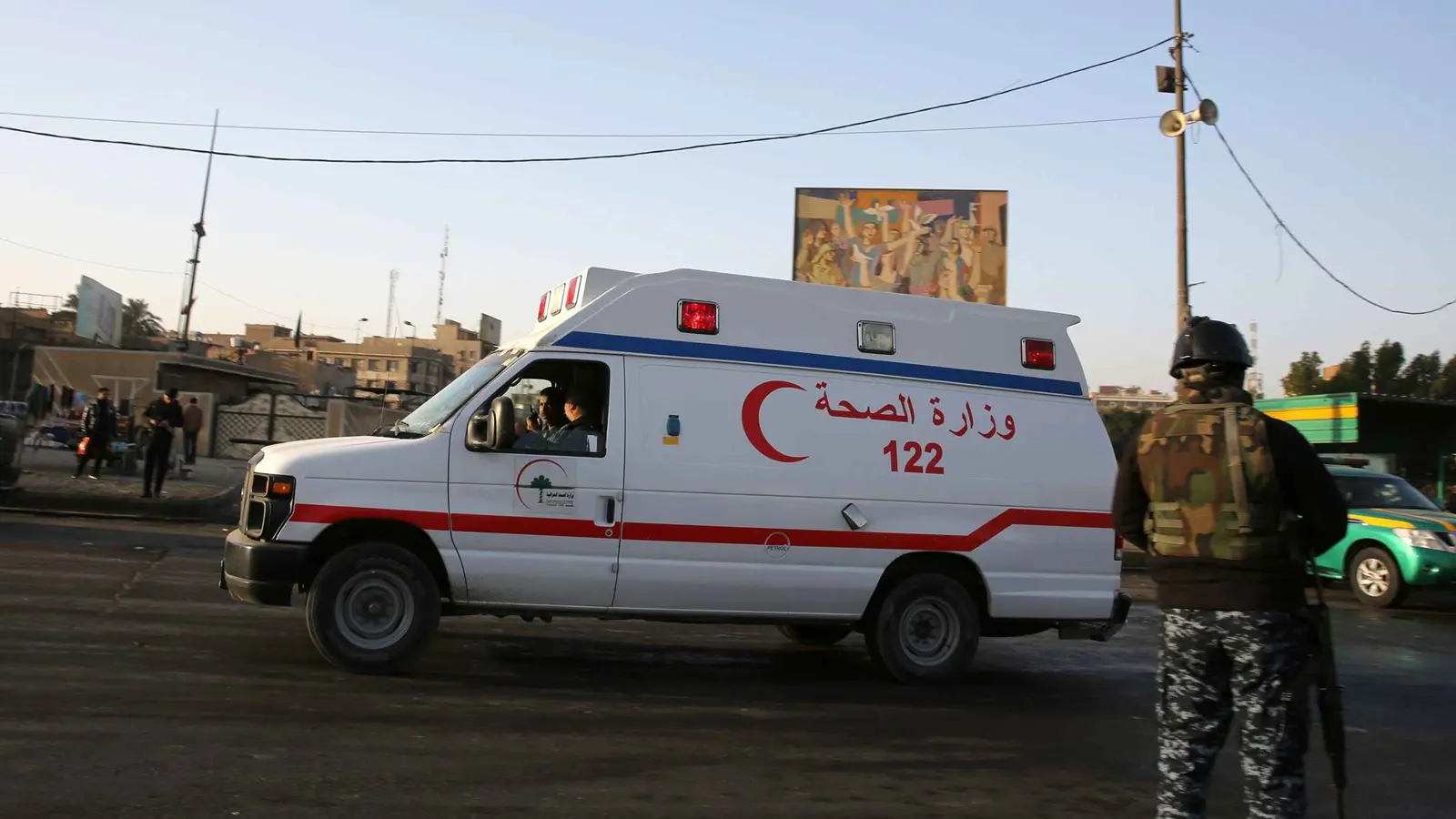 مصرع عائلة كاملة بحادث سير مروع في العراق (صور)