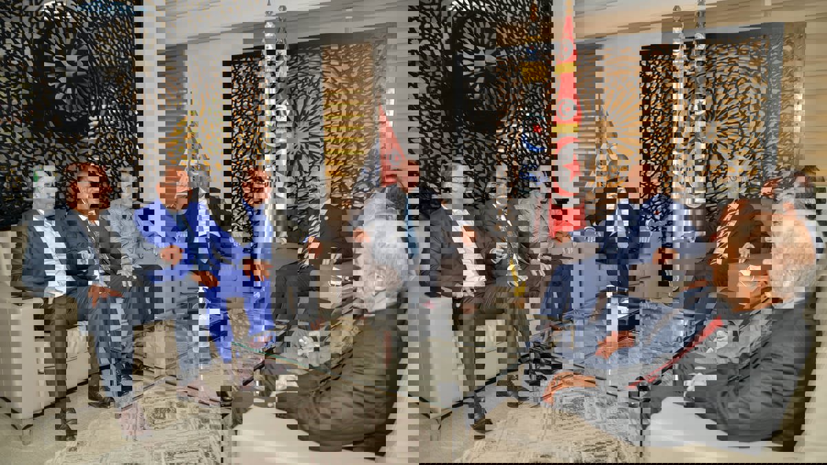 بينها "النهضة".. أحزاب تونسية تعلن تأسيس "جبهة الخلاص" المعارضة لسعيد