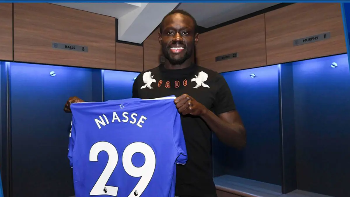 كارديف سيتي يتعاقد مع عمر نياسي على سبيل الإعارة من إيفرتون