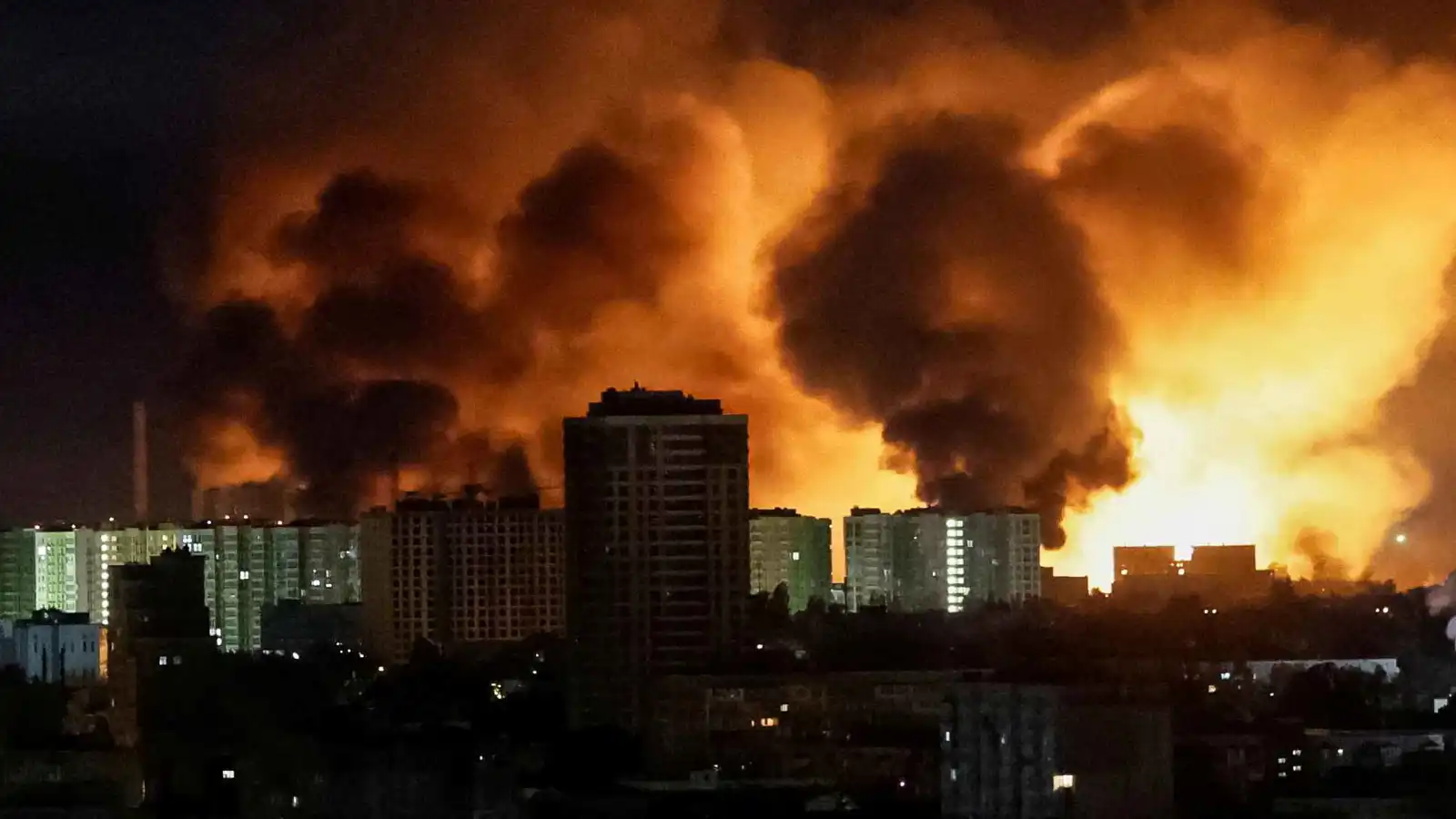 أوكرانيا: نصف سكان كييف بلا كهرباء بسبب هجمات روسية