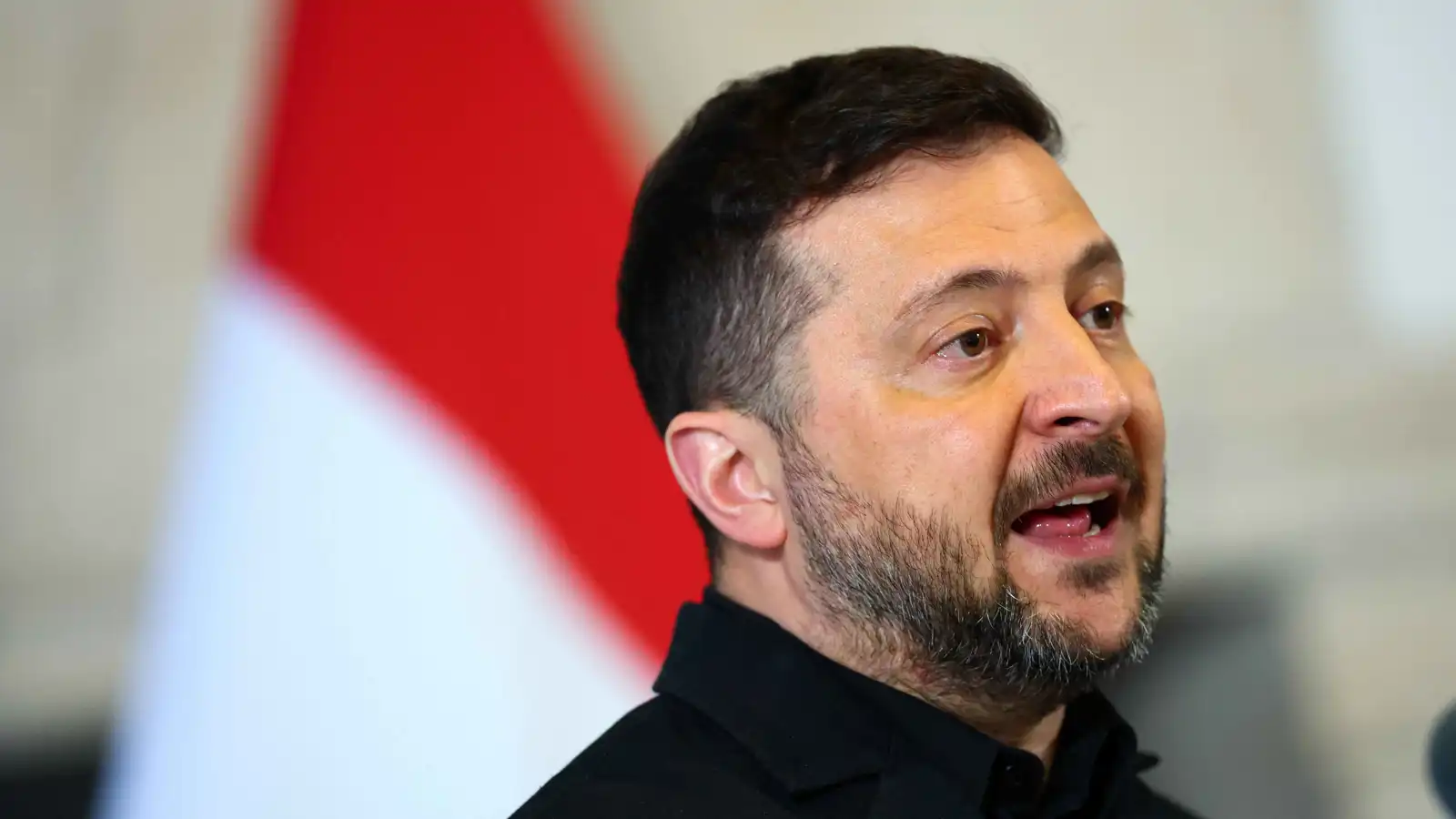 زيلينسكي: على أوروبا امتلاك منظومة دفاع خاصة بها