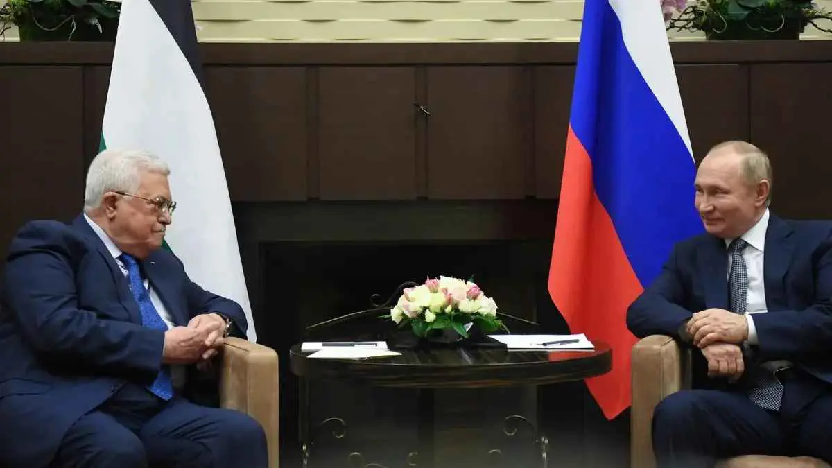بوتين يبحث أزمة الشرق الأوسط وكارثة غزة مع عباس في موسكو