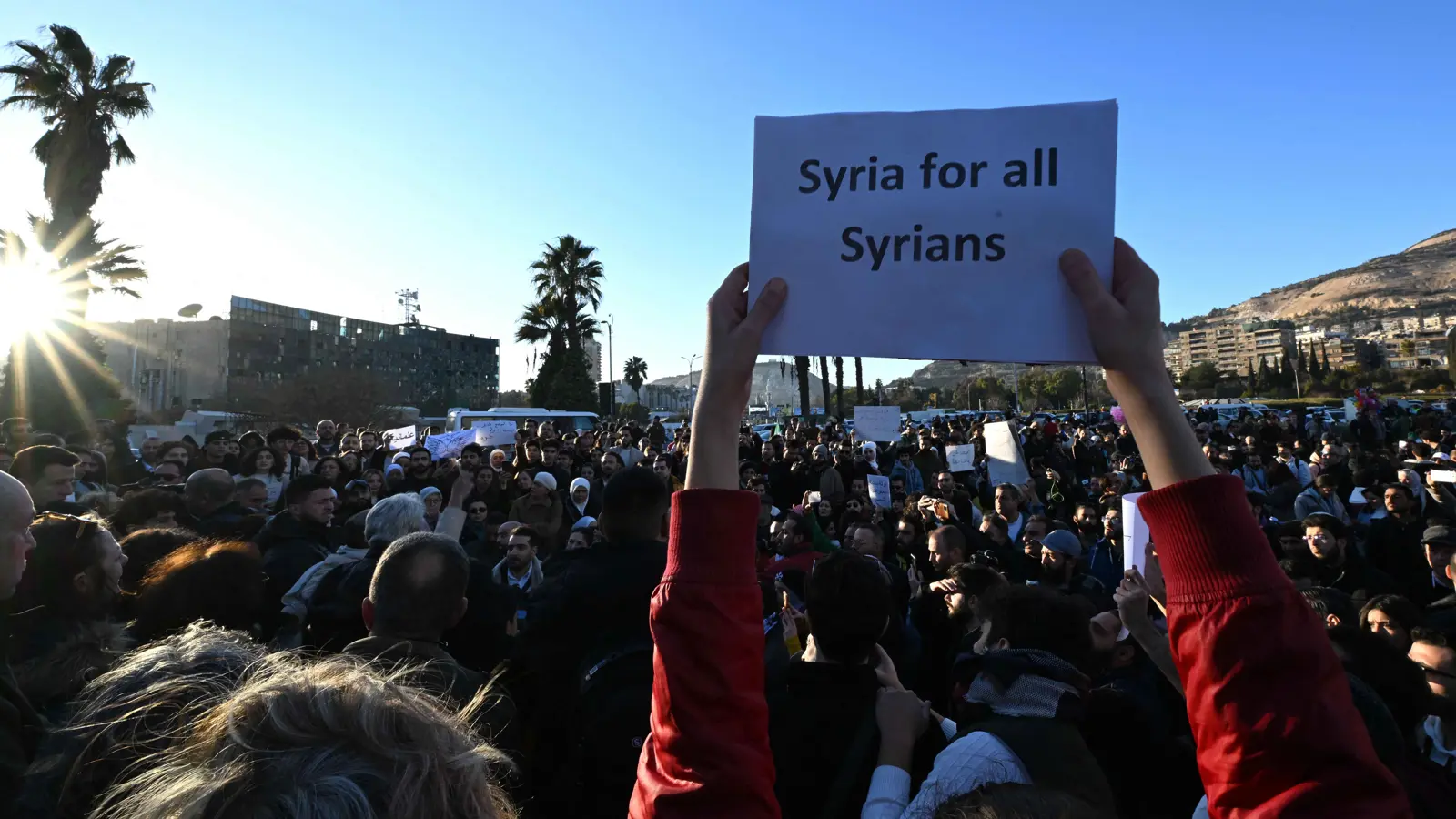 "إعادة رسم المشهد السوري".. ماذا بعد زيارة الوفد الأمريكي إلى دمشق؟