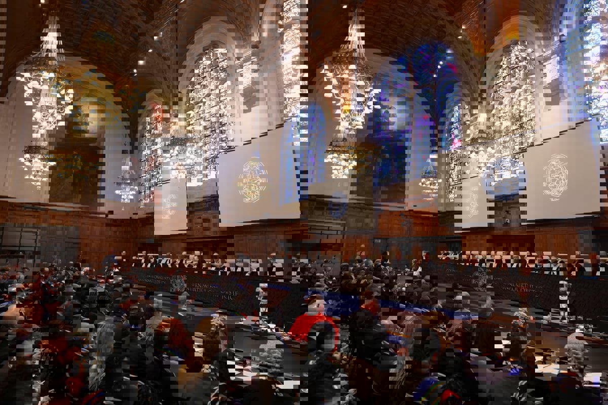 المحكمة: علاقة إسرائيل بالقانون!