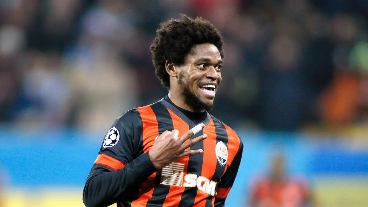 حقيقة مفاوضات نادي النصر السعودي مع لويس أدريانو هداف سبارتاك موسكو