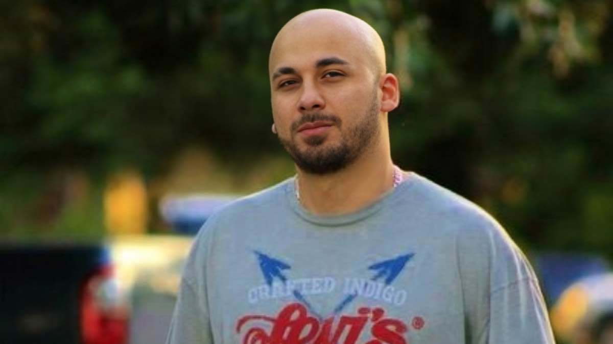 الفنان الأردني محمد قويدر يعتزل الغناء والفن.. ما القصة؟