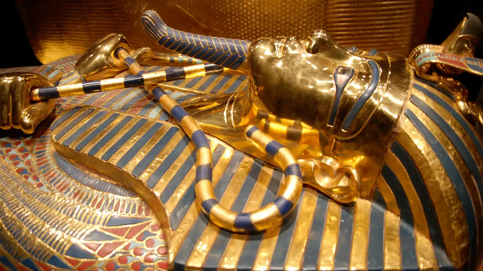 "ذهب الفراعنة".. كيف تعامل المصريون القدماء مع المعدن النفيس؟