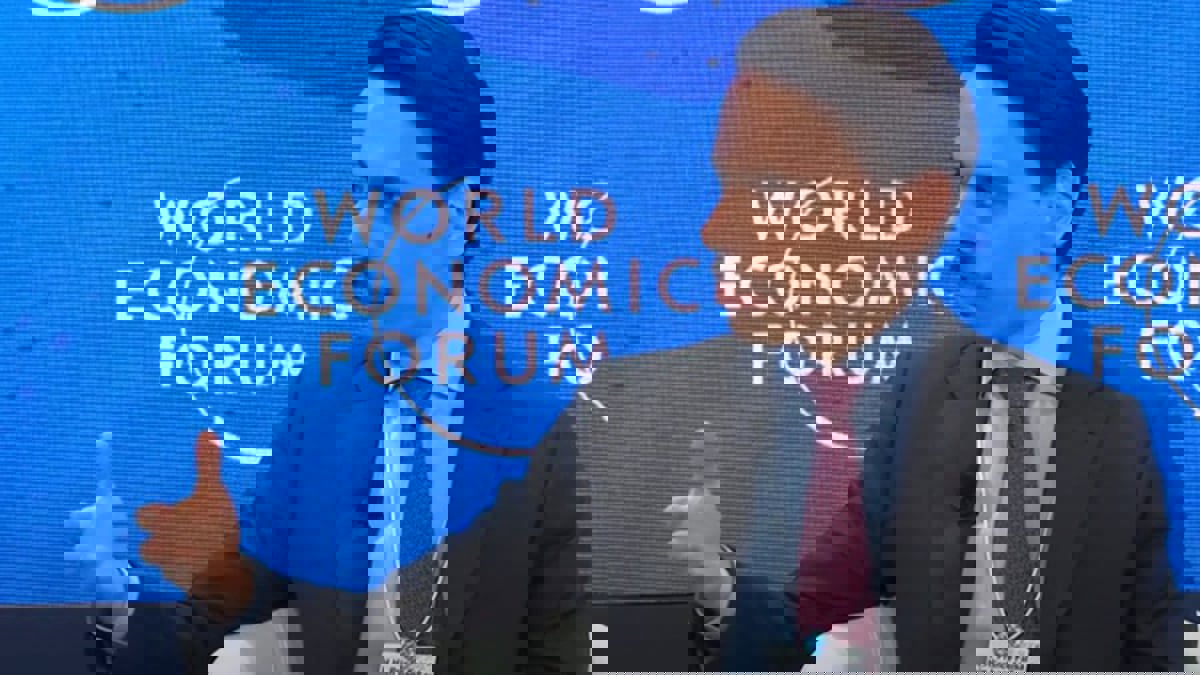 وزير الخارجية السعودي: أيدينا ممدودة لإيران