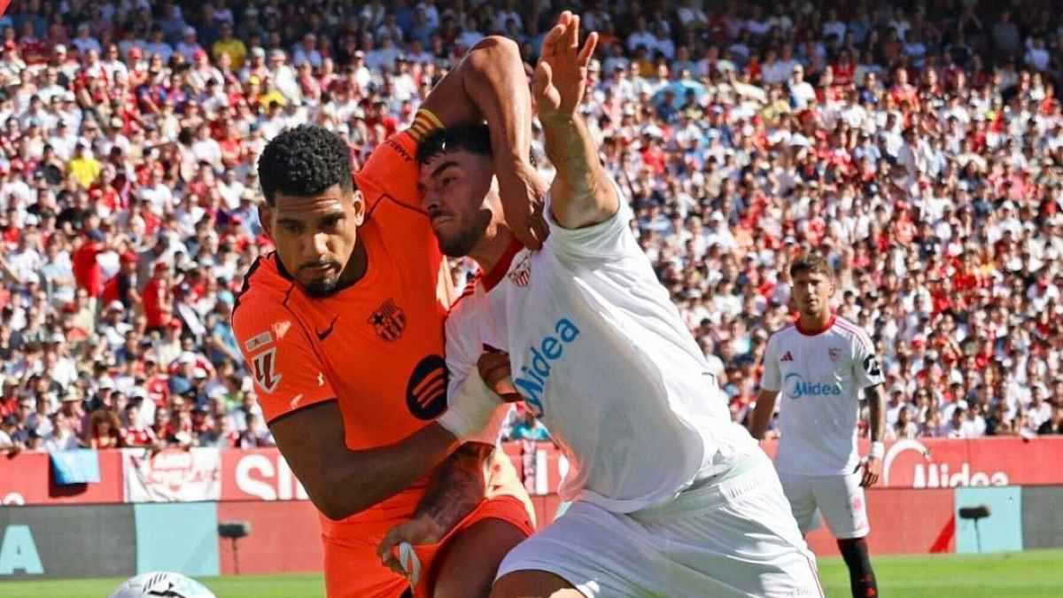 لقد ابتلعتها.. رد فعل جنوني من أراوخو على حكم مباراة برشلونة وإشبيلية (فيديو)