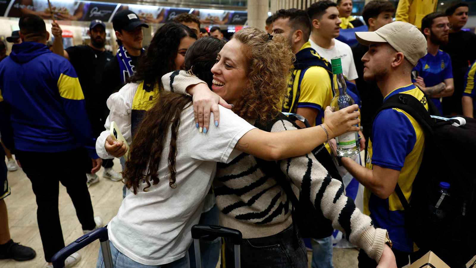 "أحداث أمستردام".. إجلاء 2000 إسرائيلي من هولندا (صور)