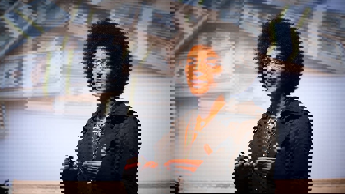 غوغل تطرد عالمة ذكاء اصطناعي بارزة لانتقادها الشركة