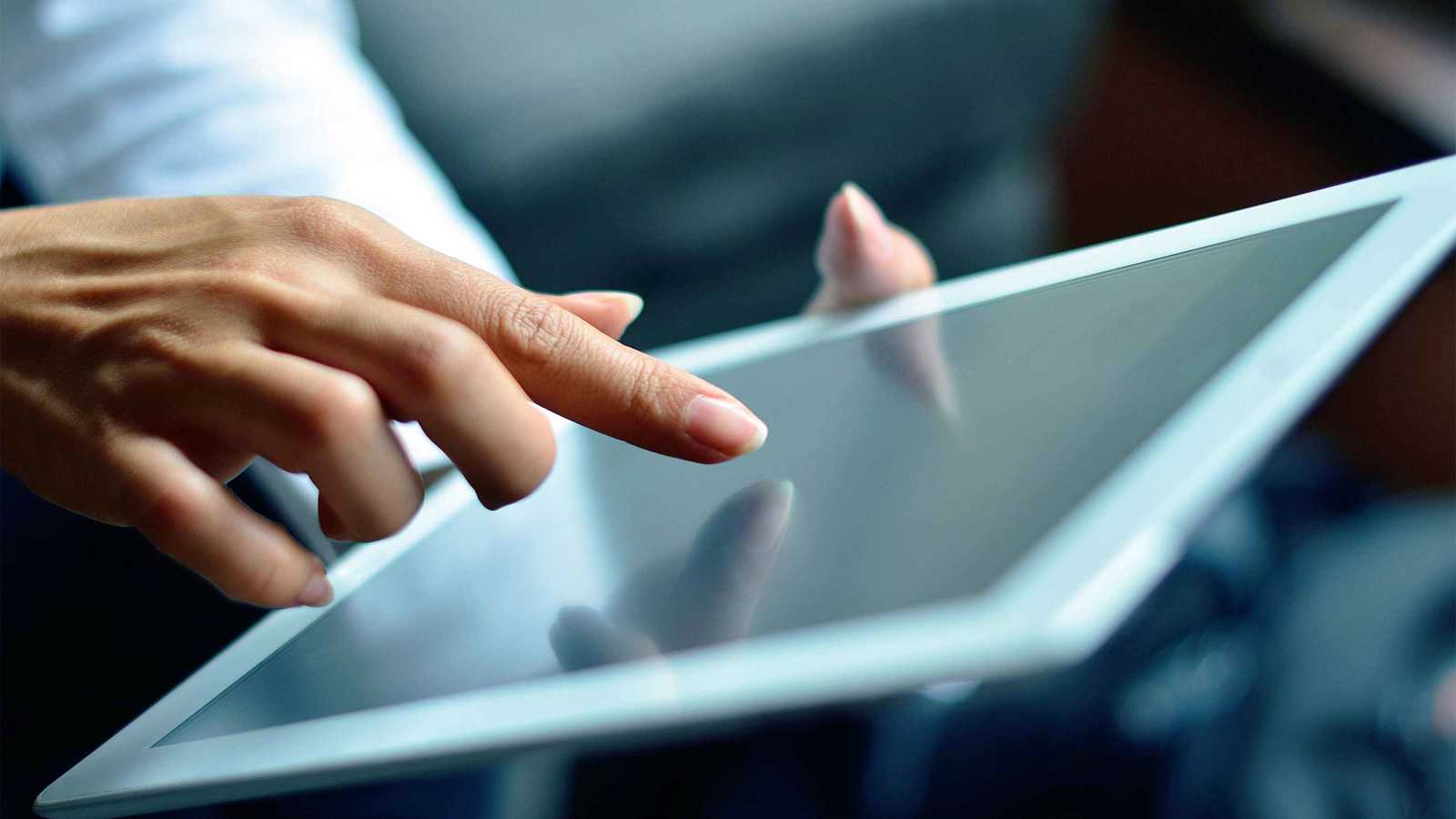 4 طرق غير متوقعة لاستخدام جهازك اللوحي القديم