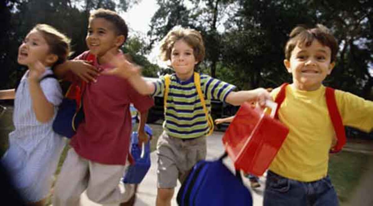 لماذا نرسل أطفالنا إلى المدارس؟