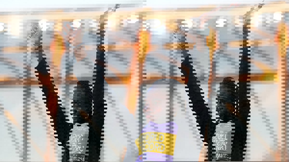 أميوزان تثير جدلا حول تكنولوجيا أحذية العدائين بعد الفوز ببطولة العالم