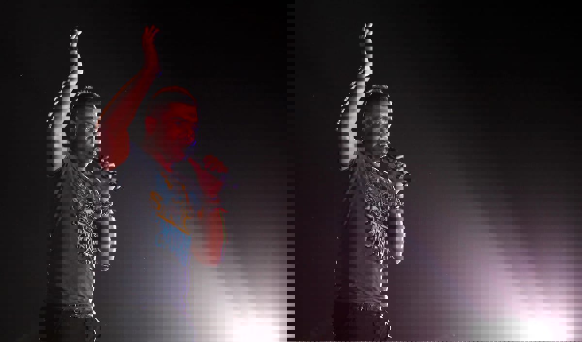 مصر.. قرار من النيابة العامة بشأن "صفعة" عمرو دياب