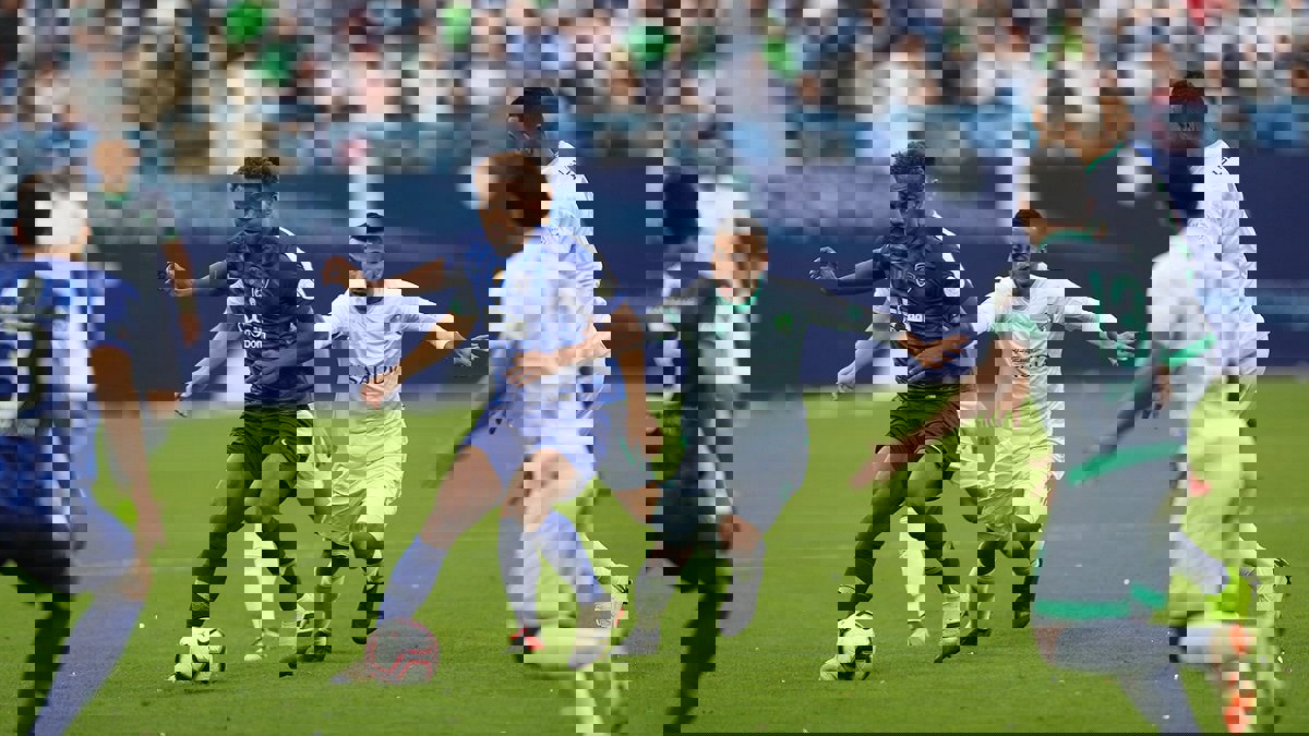 موعد مباراة الهلال والأهلي اليوم في الدوري السعودي