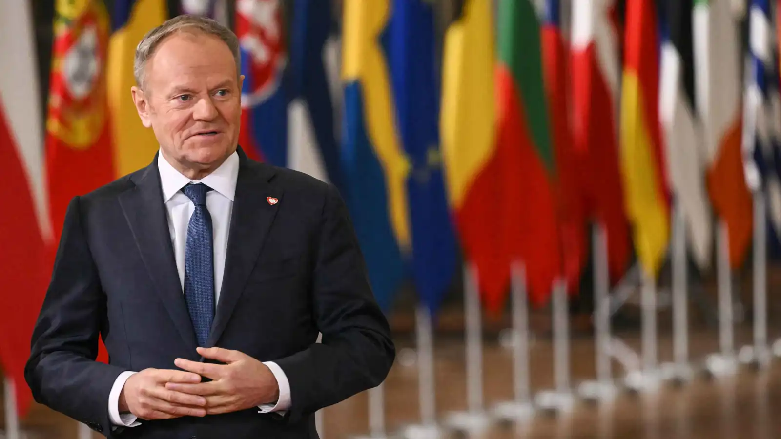 "الأموال أو الدماء".. تحذير بولندي من فشل الاتحاد الأوروبي في تمويل أوكرانيا