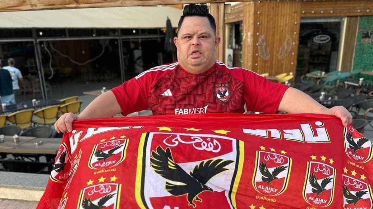 وفاة مشجع الأهلي المصري الشهير "أمح الدولي"