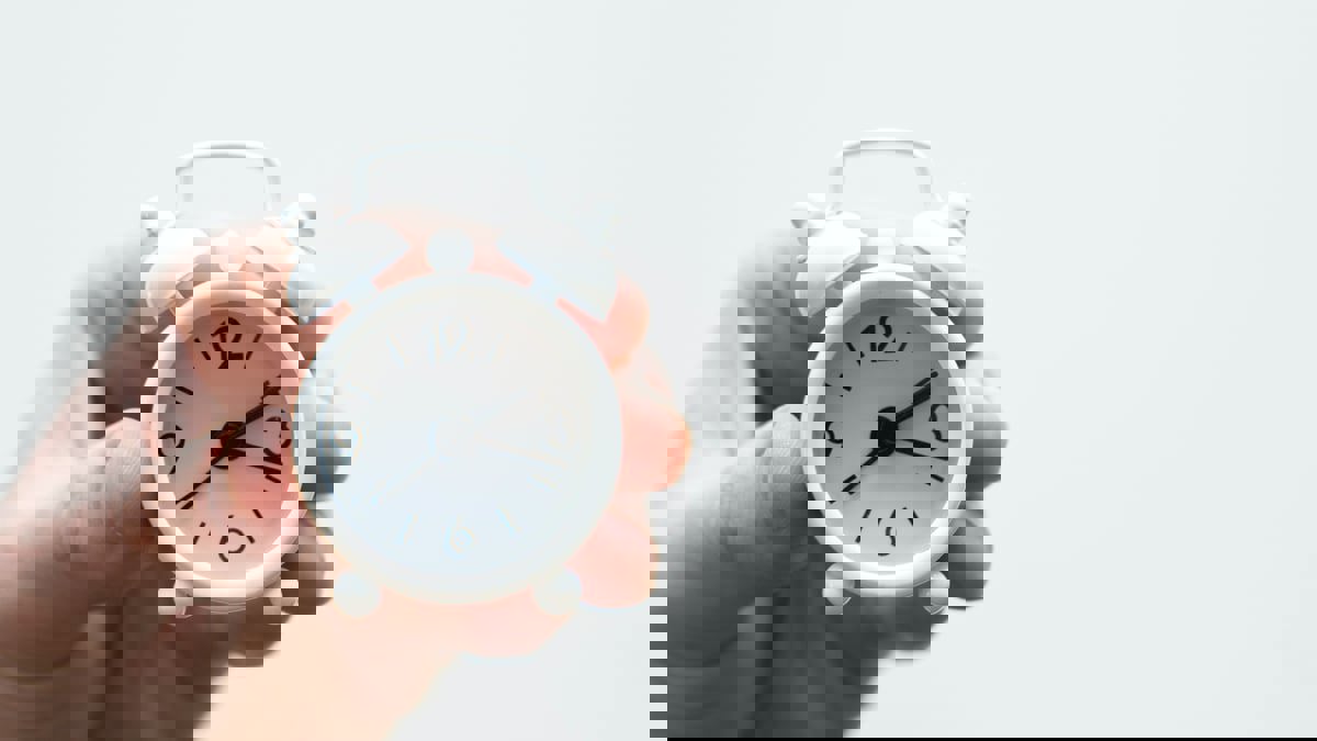 العلم يفسر سبب تأخر البعض عن مواعيدهم