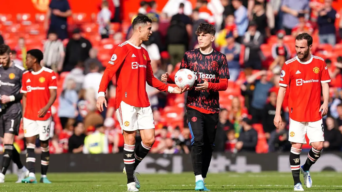 أغويرو يرد على الأرجنتيني غارناتشو بعد وصفه كريستيانو رونالدو بـ"الأعظم في التاريخ"