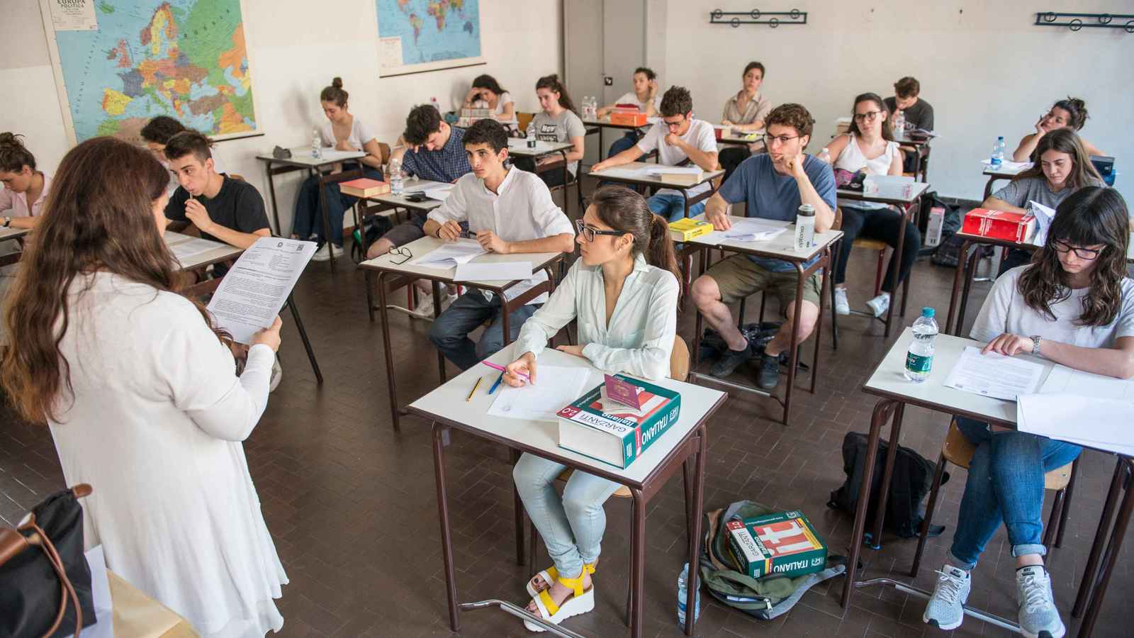 إيطاليا تشترط موافقة الأهل لتعليم التربية الجنسية في المدارس