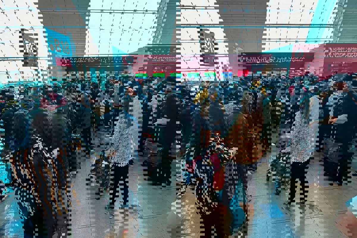 جراء الأحوال الجوية.. مصر للطيران تعلق رحلاتها بين القاهرة ودبي مؤقتًا 