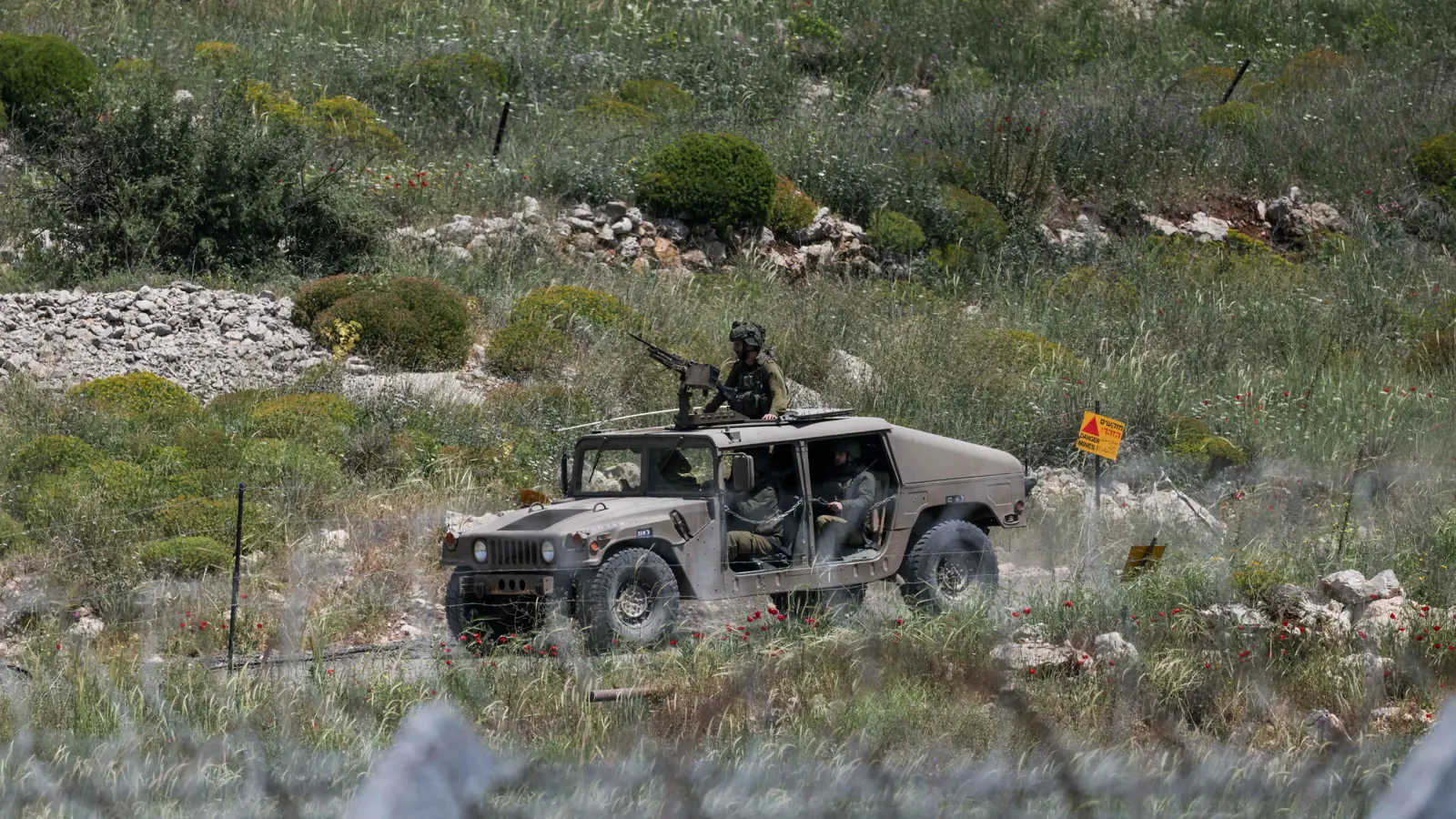 خبراء: غارات طرطوس واللاذقية ورقة تفاوضية إسرائيلية لإخضاع سوريا