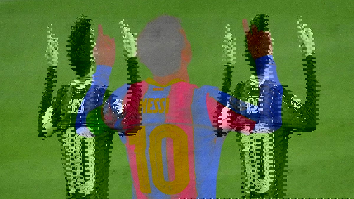 تقرير: مانشستر سيتي يغري ميسي بعرضين مثيرين