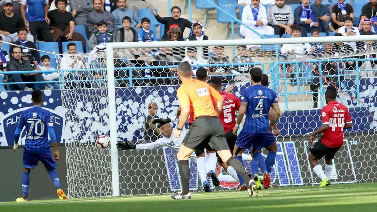 أهداف مباراة الهلال والرائد.. 3/1 للزعيم (فيديو)